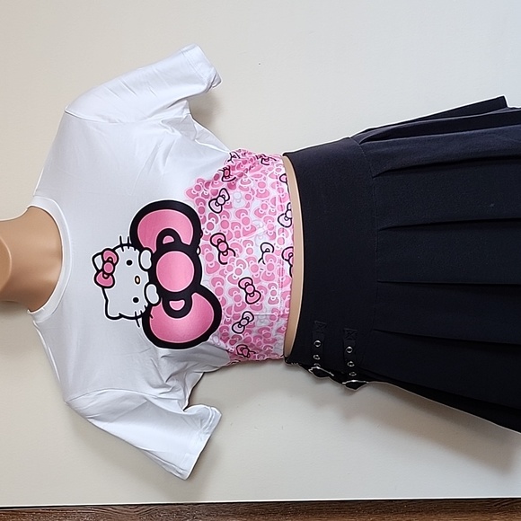 Hello Kitty crop top - Picture 1 of 7
